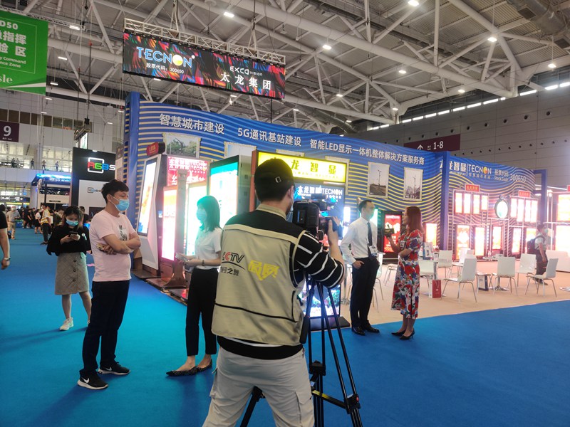 燈桿屏23.jpg 燈桿屏23.jpg