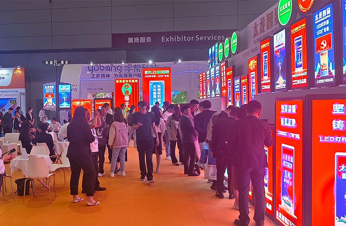 LED燈桿屏,LED廣告機(jī) LED燈桿屏,LED廣告機(jī)