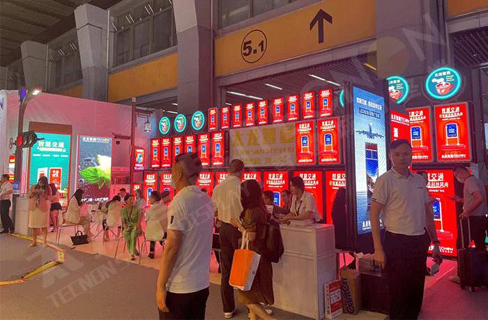 LED燈桿屏,LED廣告機 LED燈桿屏,LED廣告機